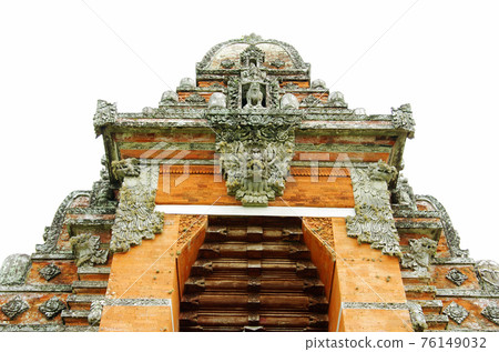 A huge gate in the center of Taman Ayun Temple 76149032