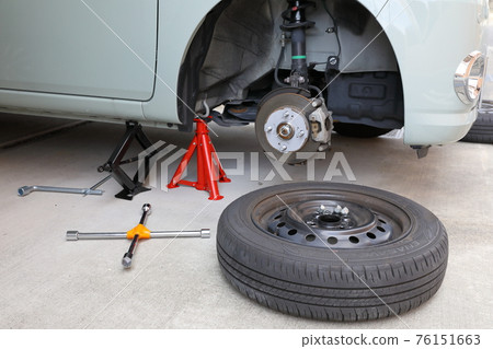 Work scene of changing from studless tires to normal tires Work scene of changing from studless tires to normal tires 76151663