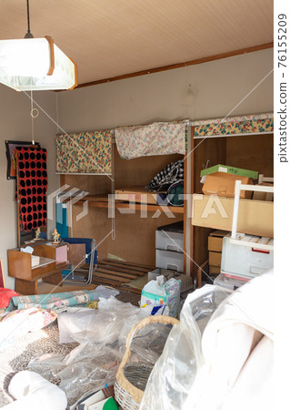 All-you-can-eat room (garbage house) 76155209