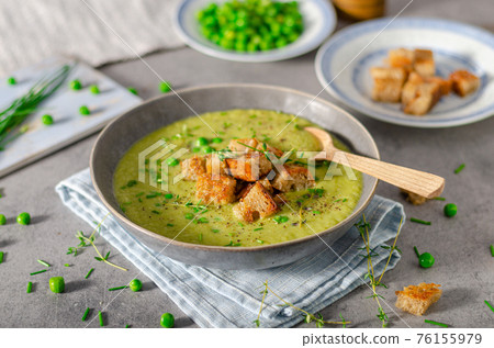 Leak soup with peas Leak soup with peas 76155979