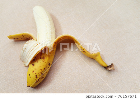 Banana sugar spot on cloth 76157671