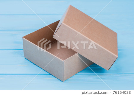 Brown craft paper box or carton. 76164028