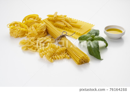 各種麵食在烹飪前丟失圖片 76164288