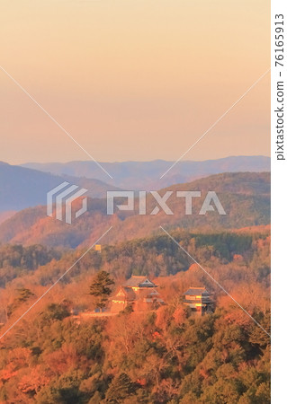 [岡山縣]早晨的天空中的城堡（松中音中城） 76165913