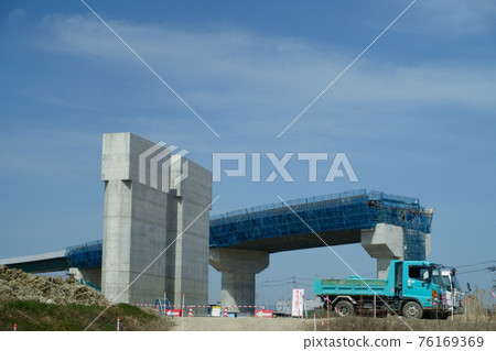 高速公路碼頭建設中 高速公路碼頭建設中 76169369