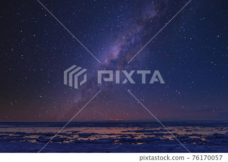 鄂霍次克海流冰原上的星空 76170057