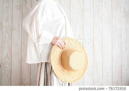 草帽和女人 76172938