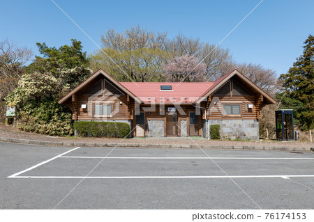 Parking lot and toilet of Darumayama Kogen Rest House Parking lot and toilet of Darumayama Kogen Rest House 76174153