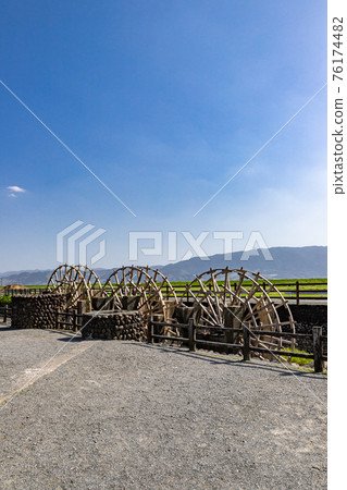 Active triple water wheel waiting for the rice cultivation season Asakura City, Fukuoka Prefecture Active triple water wheel waiting for the rice cultivation season Asakura City, Fukuoka Prefecture 76174482