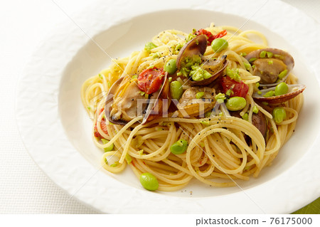 Vongole Bianco 配毛豆和櫻桃番茄 76175000
