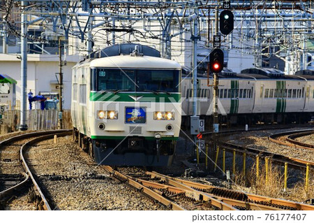 JNR limited express train approaching the end ... "Shonan Liner" 185 series JNR limited express train approaching the end ... "Shonan Liner" 185 series 76177407