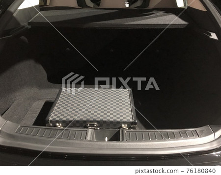 Tesla trunk 76180840