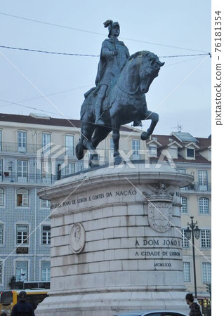 約翰一世、葡萄牙、里斯本、菲蓋拉廣場的騎馬雕像 約翰一世、葡萄牙、里斯本、菲蓋拉廣場的騎馬雕像 76181354