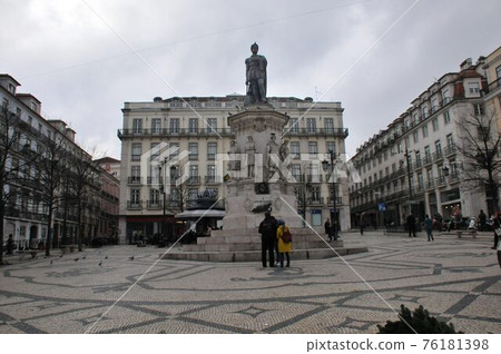 葡萄牙，里斯本，Camões 廣場，Camões 雕像 76181398