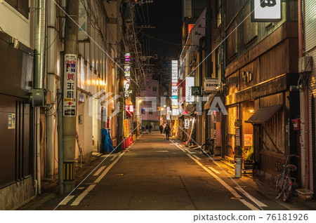 夜間娛樂區博多中洲風景[福岡縣福岡市] 76181926