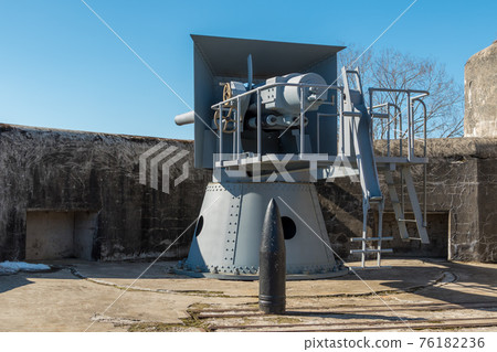 Russia. Kronstadt. April 3, 2019. 152 mm cannon Kane on the Demidov battery in the open air in the park Patronit. 76182236