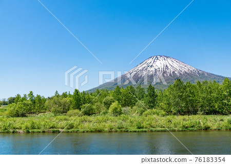 Cloudless blue sky and view of Mt. Yotei Sightseeing image of Niseko area in Hokkaido 76183354