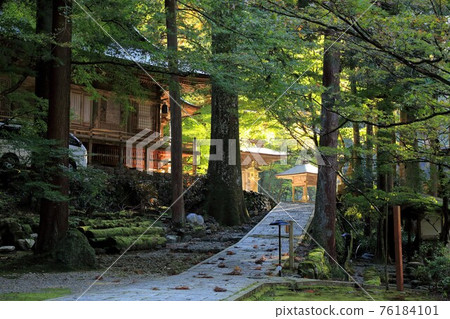 美濃正倉院：Ryokaizan Yokokuraji Temple 127（岐阜縣伊比郡伊比川町橫倉） 76184101