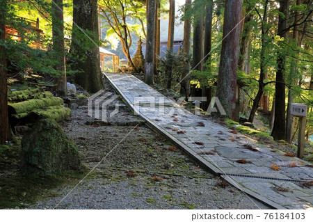美濃正倉院：Ryokaizan Yokokuraji Temple 129（岐阜縣伊比郡伊比川町橫倉） 76184103