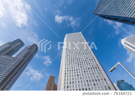 [Skyscrapers in Shinjuku subcenter, Tokyo Metropolitan Government, Shinjuku Mitsui Building, Shinjuku Sumitomo Building] 76184721