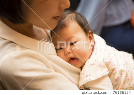 嬰兒和母親 嬰兒和母親 76186134