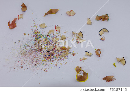 Tempering of colored pencils Tempering of colored pencils 76187143