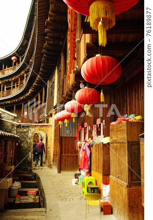 福建土樓圓形建築內 福建土樓圓形建築內 76189877