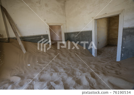 Sand has invaded and taken over these rooms in Kolmanskoppe Sand has invaded and taken over these rooms in Kolmanskoppe 76190534