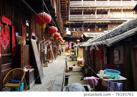 福建土樓內,方形建築 福建土樓內,方形建築 76193761