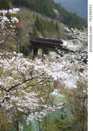 Spring Takayama Main Line 76194451