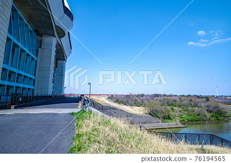 從佐倉莊公園櫻花莊水門附近的荒川岸眺望 76194565