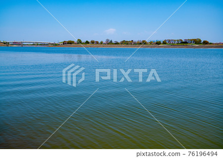 早春的綾湖、荒川調池、埼玉橋附近的風景 早春的綾湖、荒川調池、埼玉橋附近的風景 76196494