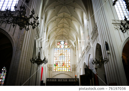 比利時旅遊勝地根特的聖巴沃大教堂 76197036