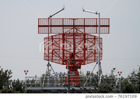 Airport surveillance radar that monitors and guides the departure and approach of aircraft around the airport Airport surveillance radar that monitors and guides the departure and approach of aircraft around the airport 76197109