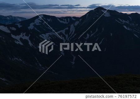 Mt. Washiba at dawn in the Northern Alps Mt. Washiba at dawn in the Northern Alps 76197572