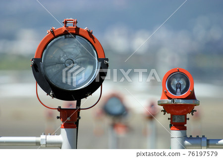 Aviation lights at the end of the runway 76197579