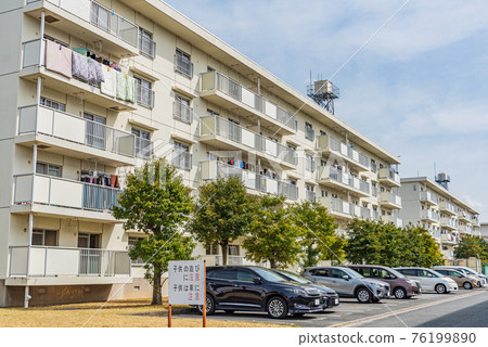 Apartment complex 76199890