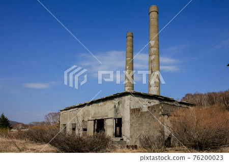 Remains of Midorigaoka apartments on the site of Matsuo Mine (Hachimantai City, Iwate) Remains of Midorigaoka apartments on the site of Matsuo Mine (Hachimantai City, Iwate) 76200023
