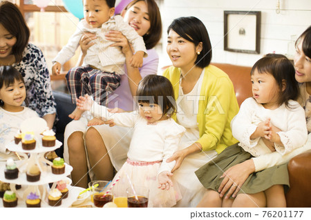 媽咪朋友共進午餐 媽咪朋友共進午餐 76201177