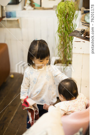 保姆女孩 76201178