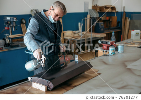 A man A man 76201277