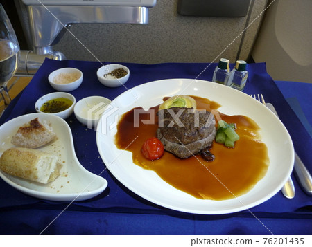 ANA Business Class in-flight meal 76201435