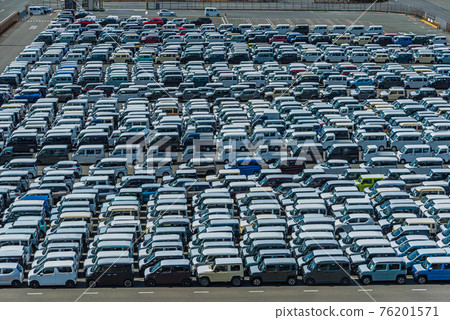 Vehicles waiting for export Vehicles waiting for export 76201571
