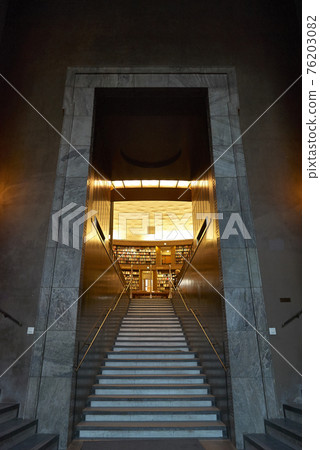 A library A library 76203082