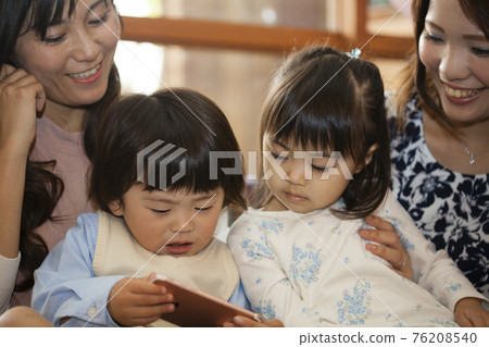 Mommy friend lunch Mommy friend lunch 76208540