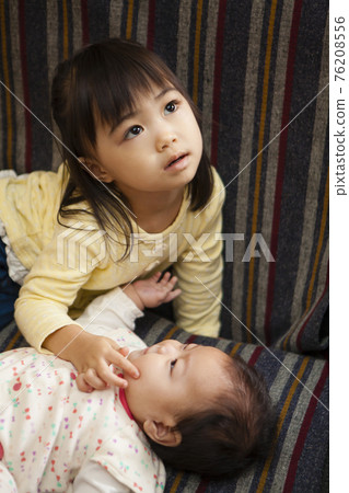 保姆女孩 保姆女孩 76208556