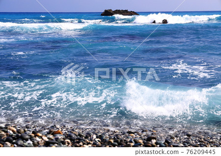 pacific coast 76209445