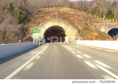 Hokuriku Expressway tunnel driving 76209948