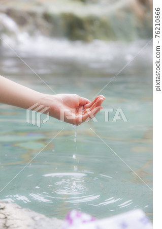 戶外浴室圖像 76210866