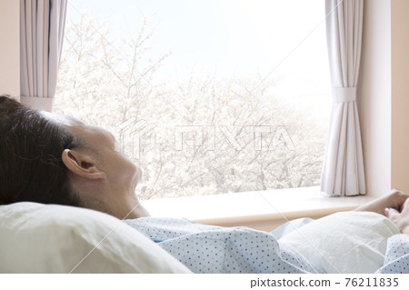 Senior woman hospitalized 76211835
